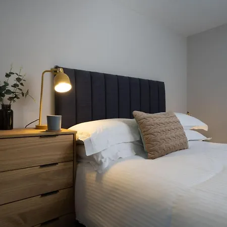 Spacious - Contemporary 2Br Apartment - Central Ambleside - Parking Exterior photo