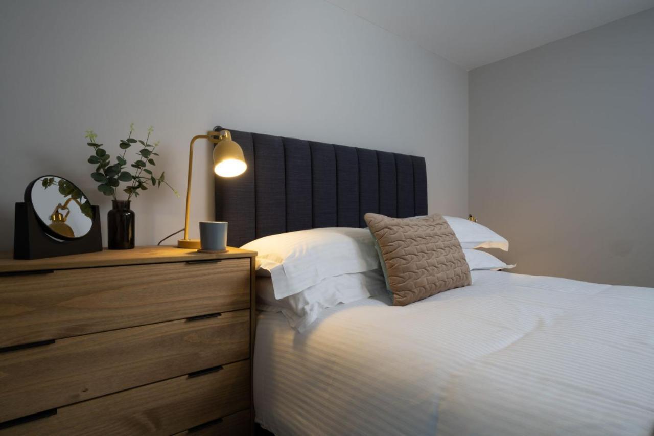 Apartment Spacious - Contemporary 2br - - Parking