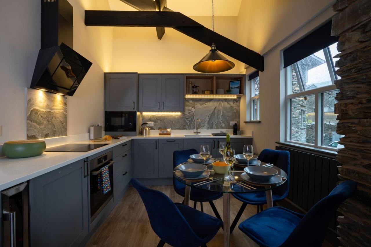 Spacious - Contemporary 2br - - Parking Ambleside