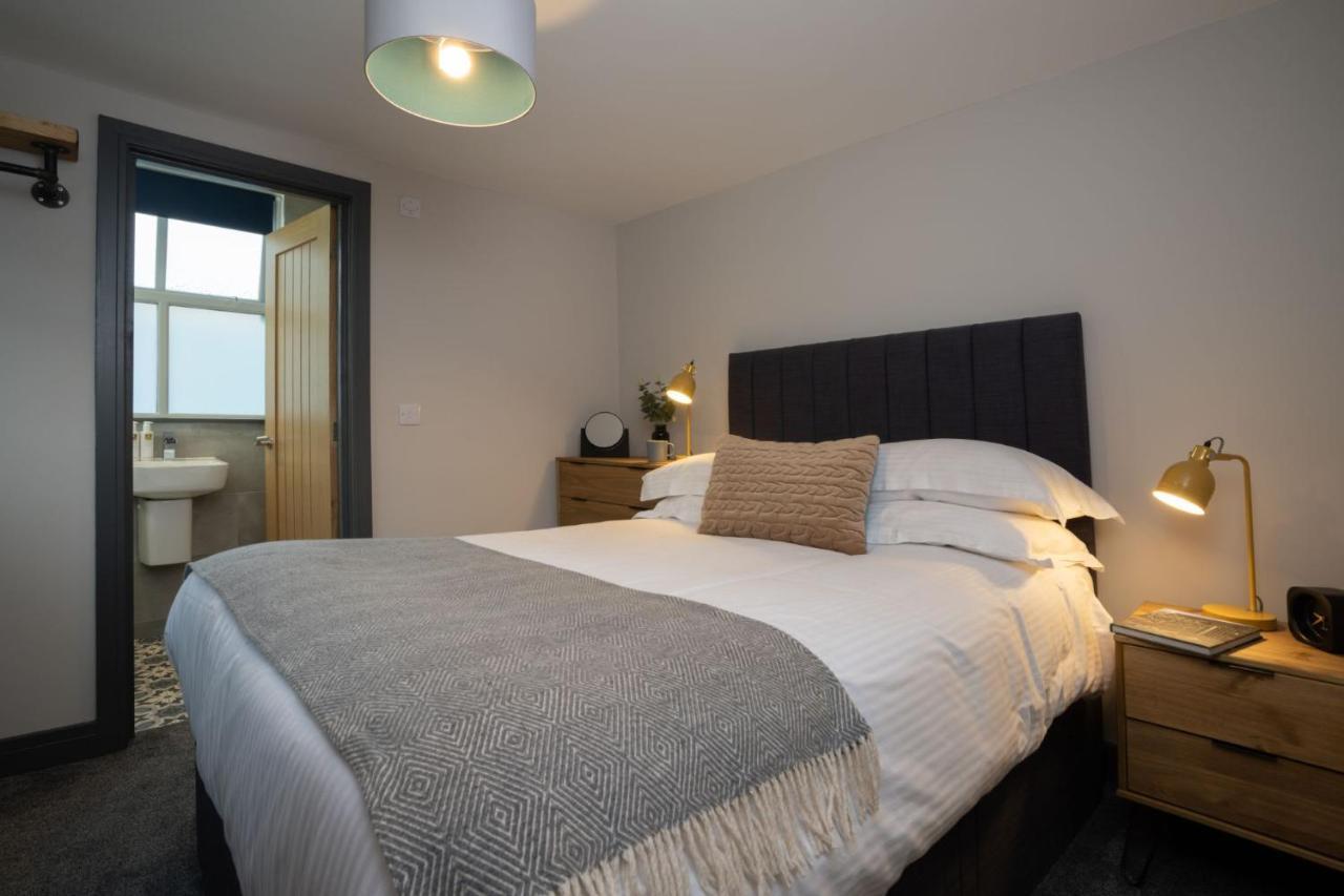 Spacious - Contemporary 2br - - Parking Ambleside