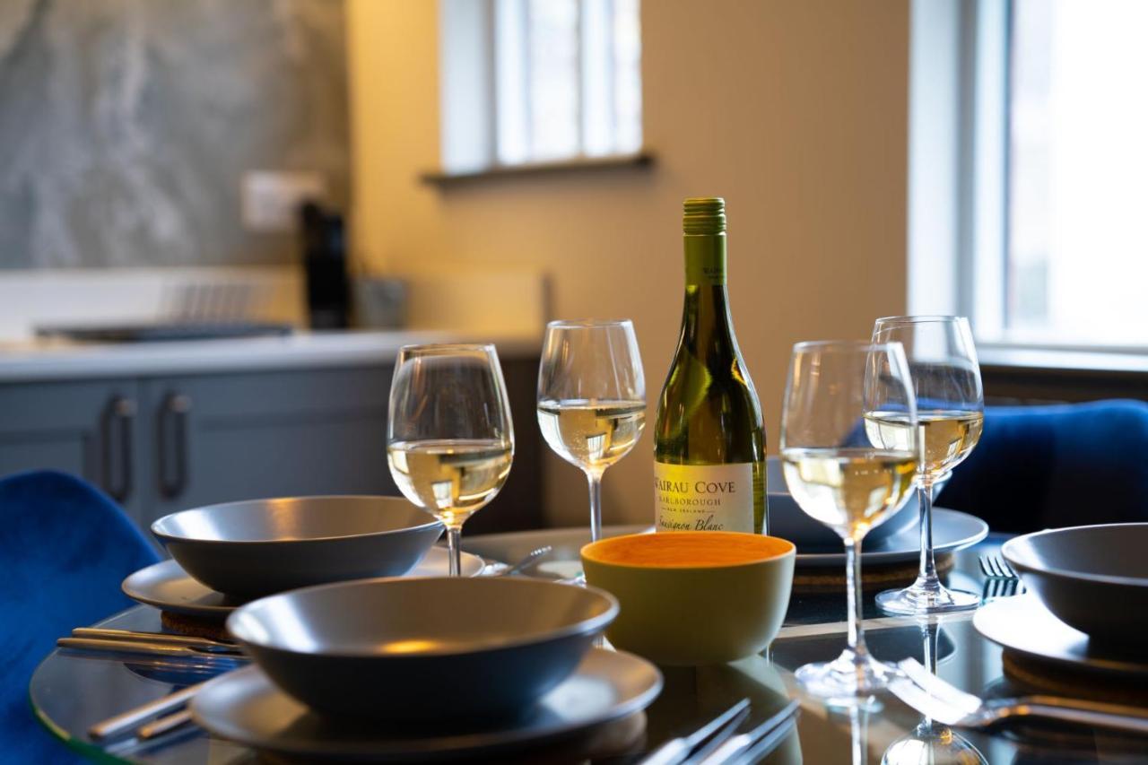 Spacious - Contemporary 2br - - Parking Apartment