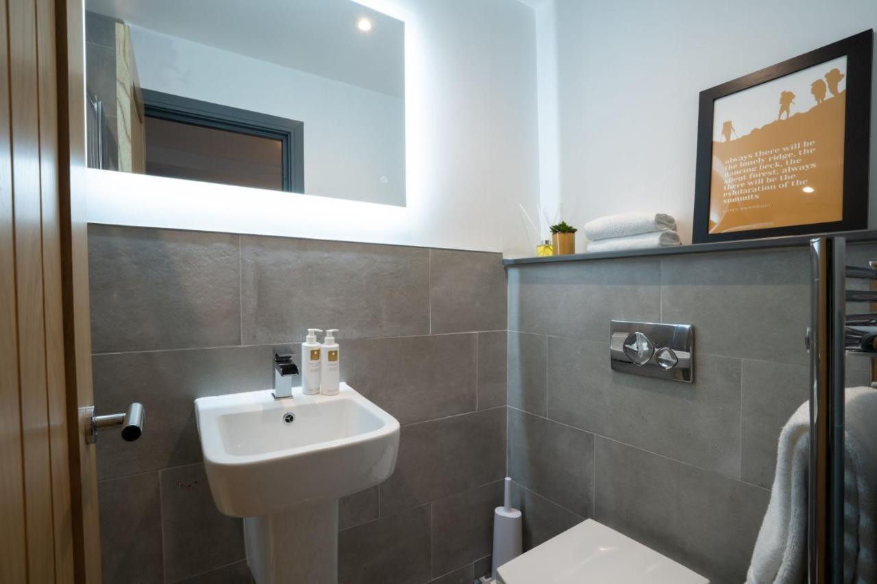 Spacious - Contemporary 2br - - Parking